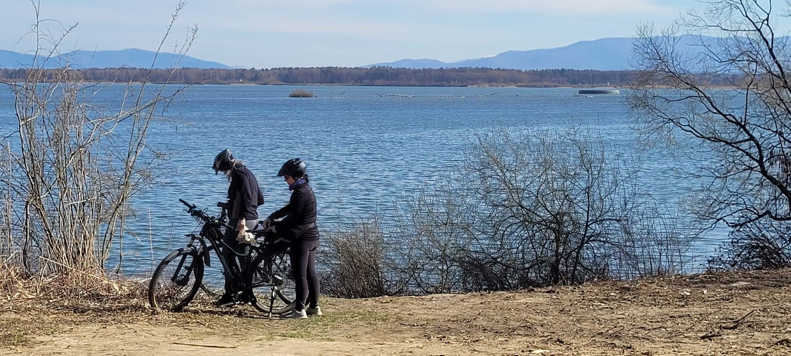 Rejony Jeziora Goczałkowickiego są chętnie odwiedzane przez rowerzystów. Fot. KaBa